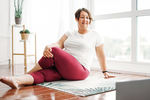 What to Expect in a Yoga Therapy Session - DHW Blog